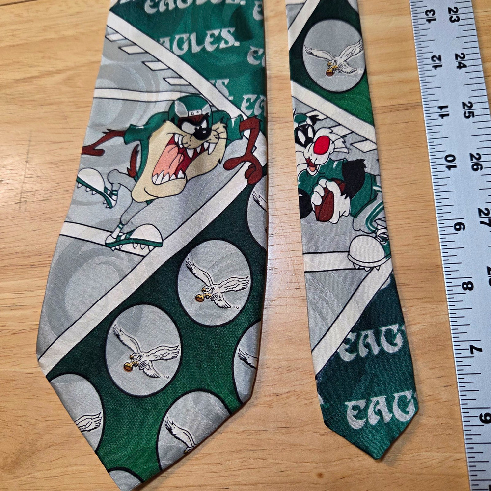 Vintage Philadelphia Eagles Looney Tunes Football Toons Silk Tie Taz Sylvester